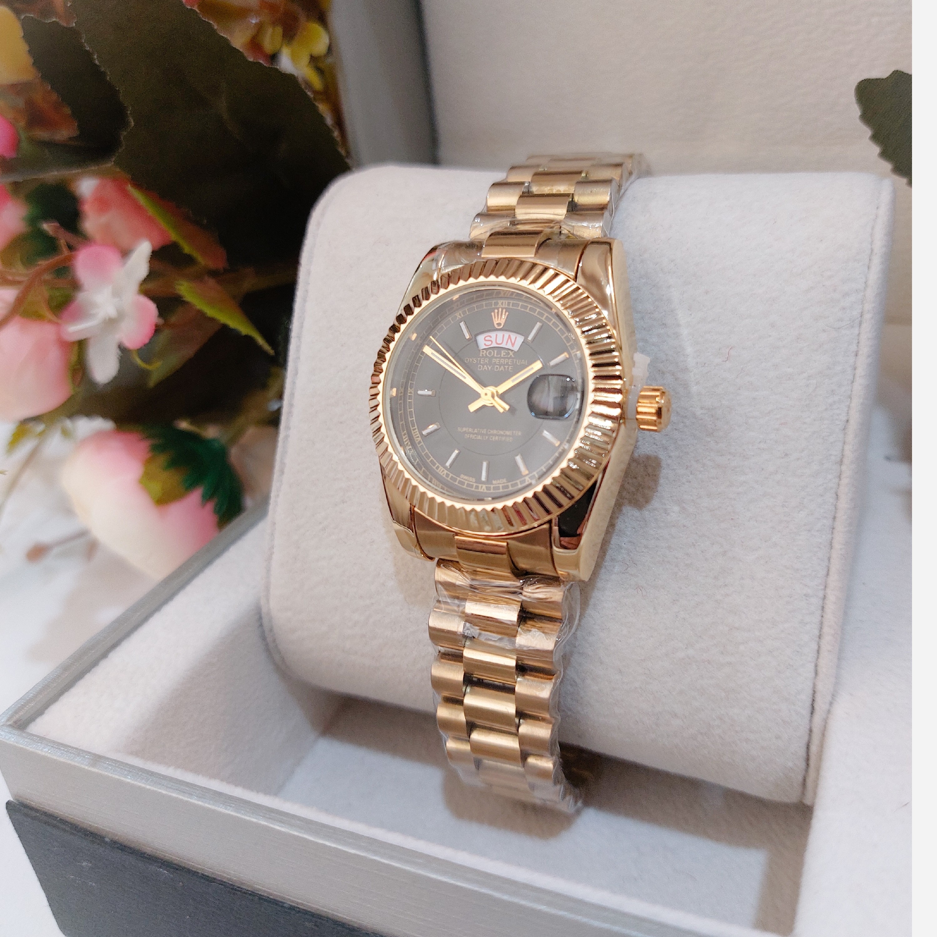 ساعت رولکس زنانه DAY DATE با کیفیت طلایی صفحه مشکی دو تاریخ