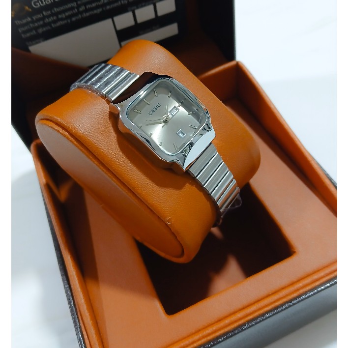 ساعت مچی زنانه کاسیو CASIO موتور با کیفیت مدل A168 3298