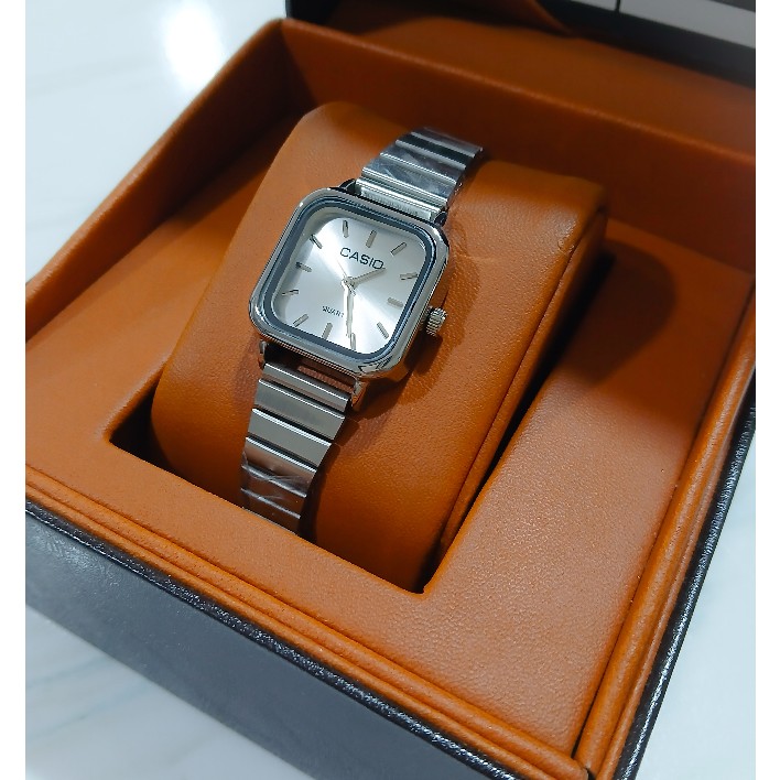 ساعت مچی زنانه کاسیو CASIO موتور با کیفیت مدل A 168 نقره ای