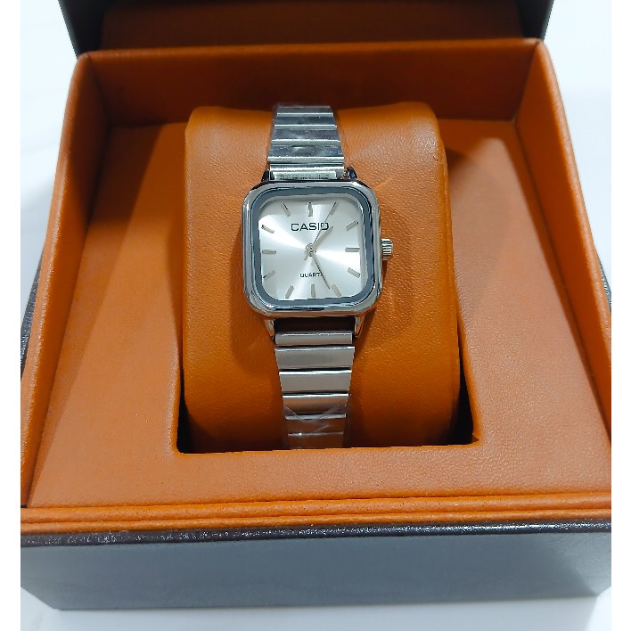 ساعت مچی زنانه کاسیو CASIO موتور با کیفیت مدل A 168 نقره ای