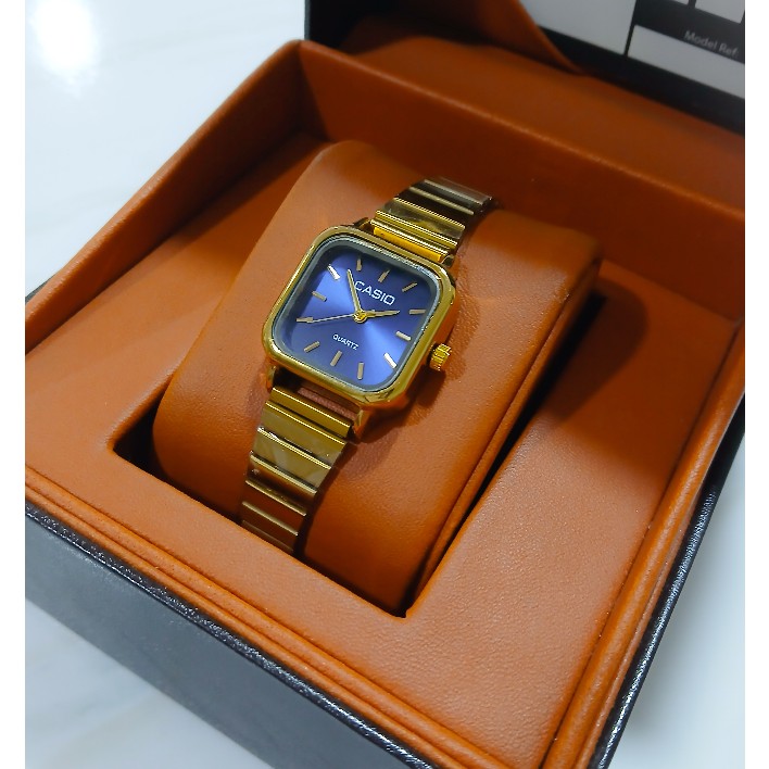 ساعت مچی زنانه کاسیو CASIO موتور با کیفیت مدل A 168 صفحه سورمه ای