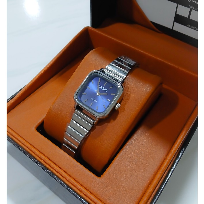 ساعت مچی زنانه کاسیو CASIO موتور با کیفیت مدل A 168 سورمه ای