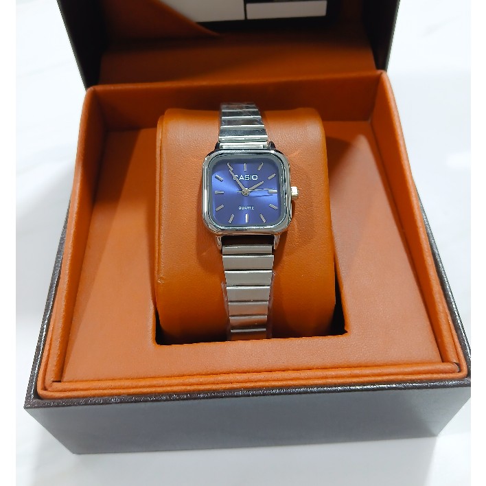 ساعت مچی زنانه کاسیو CASIO موتور با کیفیت مدل A 168 سورمه ای