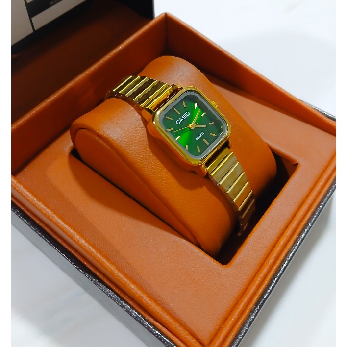 ساعت مچی زنانه کاسیو CASIO موتور با کیفیت مدل A 168 سبز لجنی