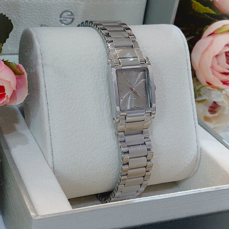 ساعت مچی زنانه سیتیزن رویال CITIZEN ROYAL ژاپن موتور طلایی مدل 6035L