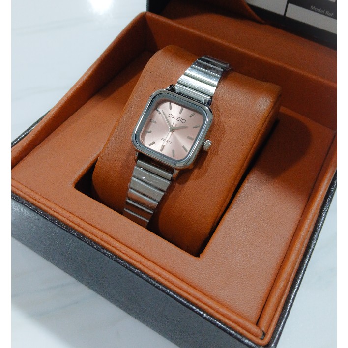 ساعت مچی زنانه کاسیو CASIO موتور با کیفیت مدل A 168 نقره ای