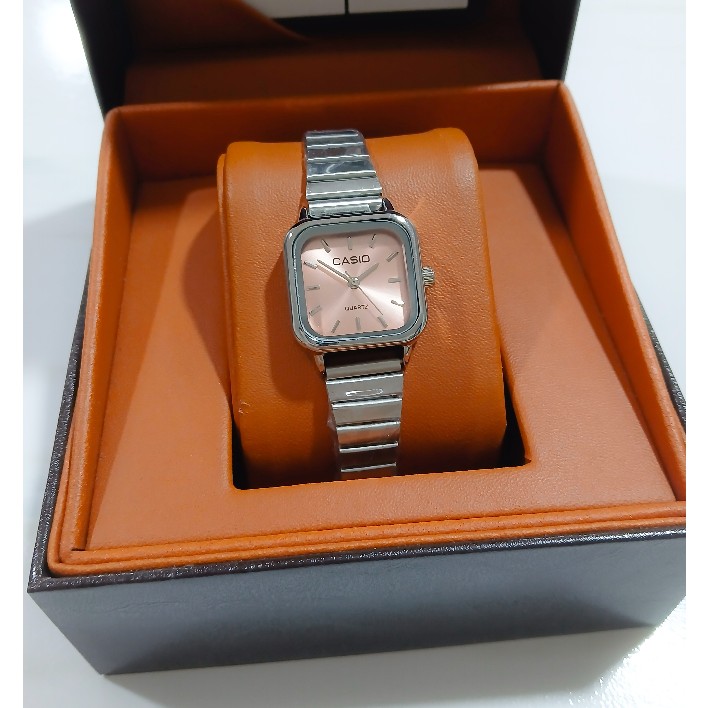 ساعت مچی زنانه کاسیو CASIO موتور با کیفیت مدل A 168 نقره ای