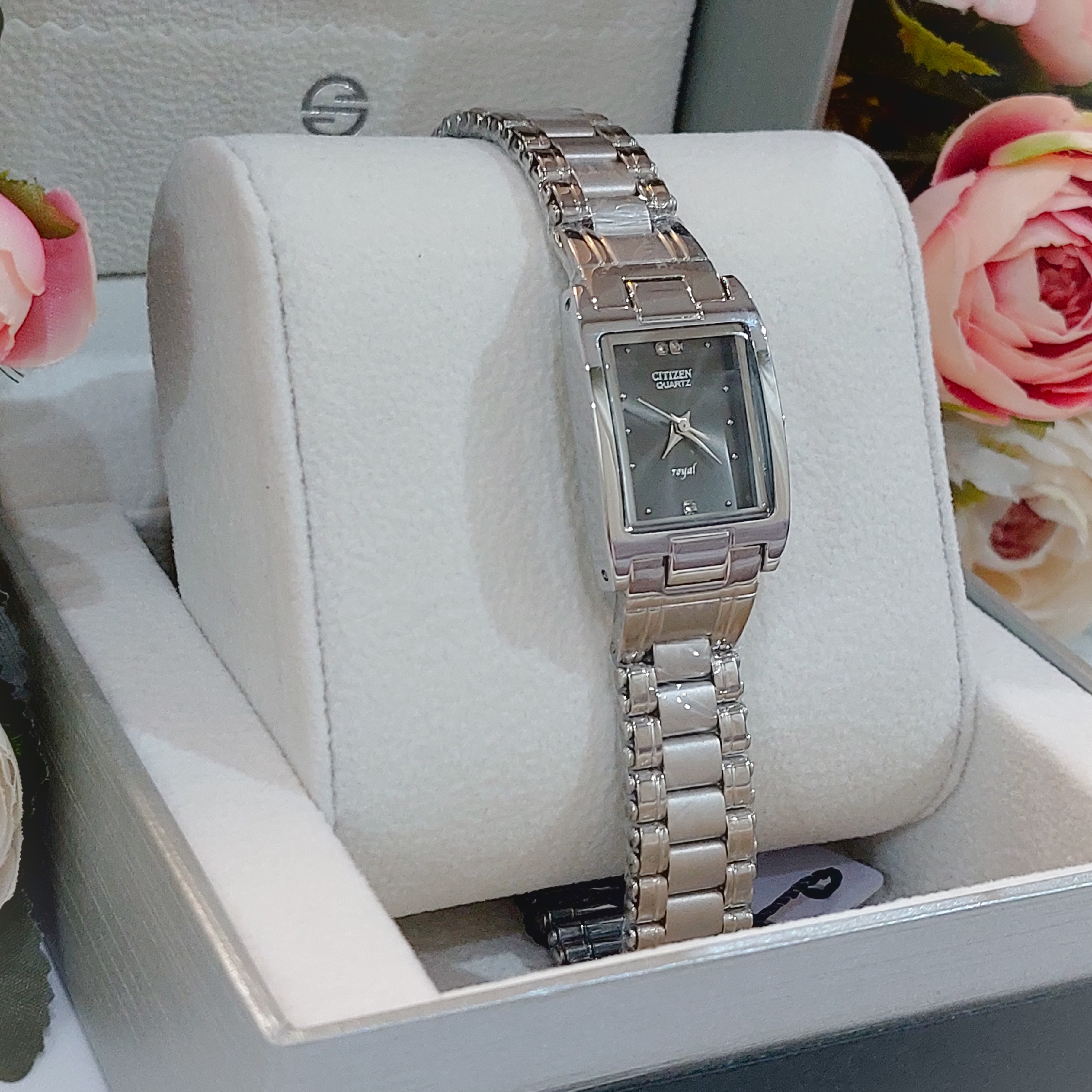 ساعت مچی زنانه سیتیزن رویال CITIZEN ROYAL ژاپن موتور طلایی مدل 6056M