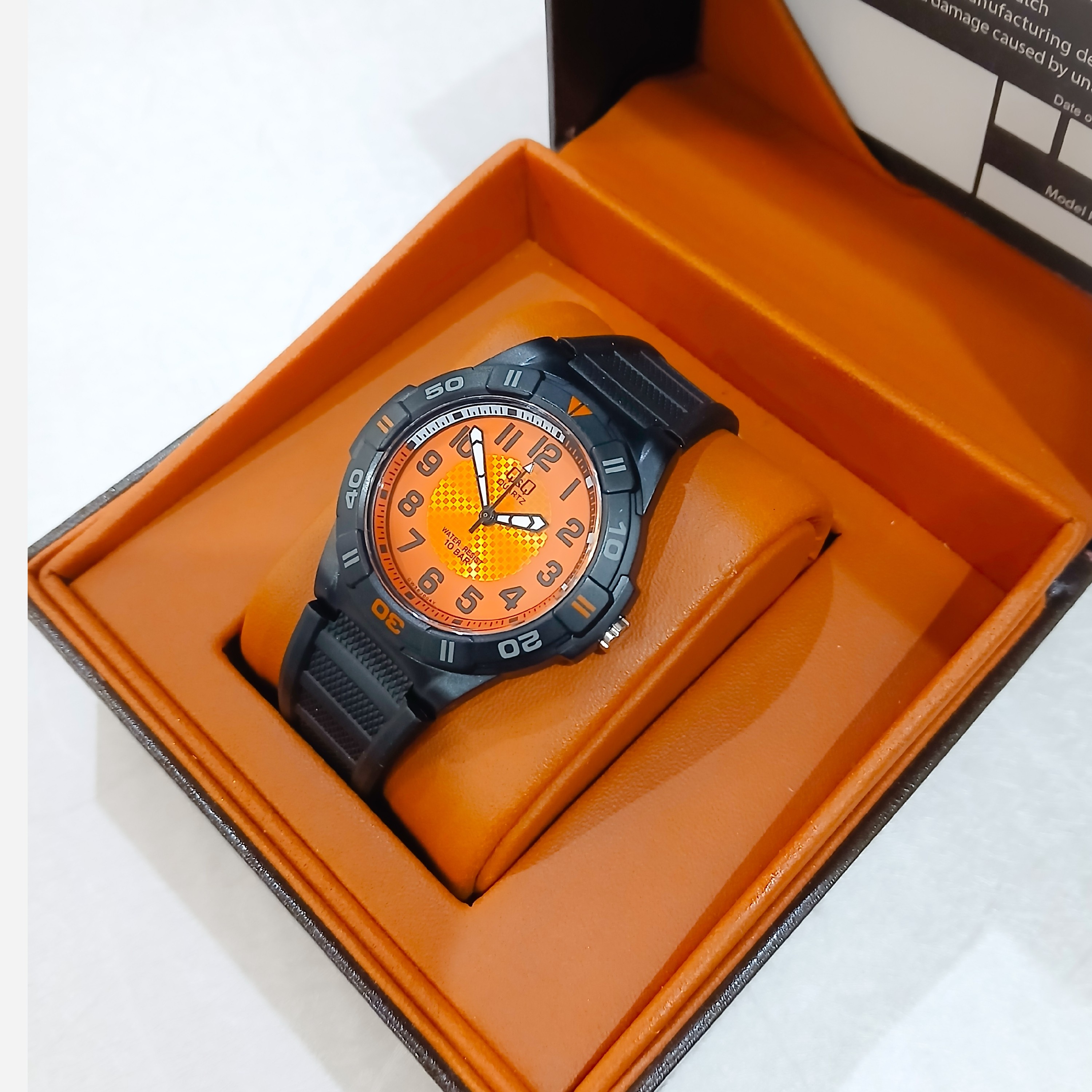 ساعت مچی  کیو کیو اورجینال مردانه وزنانه مدل Q،Q GW36J004Y ضدآب