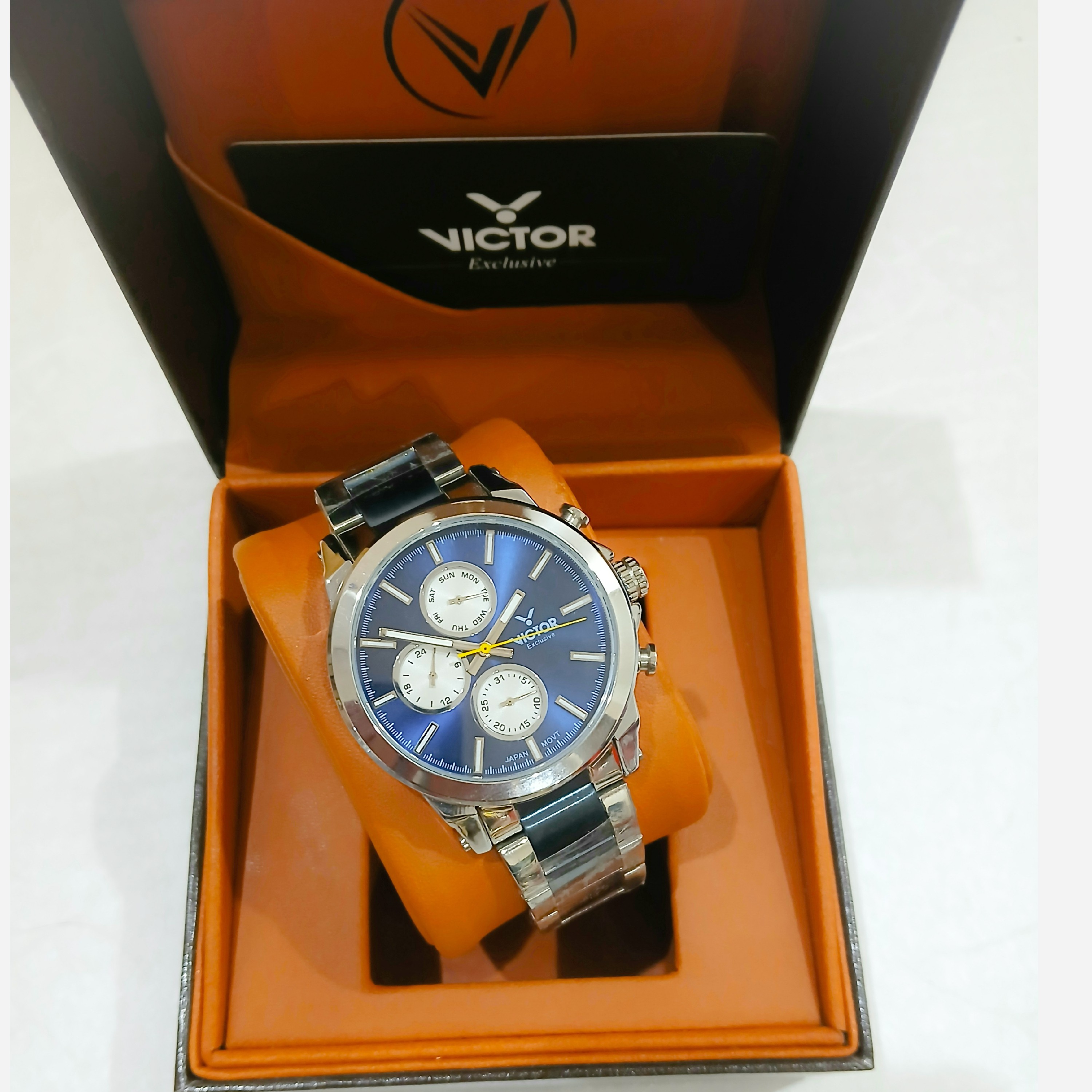 ساعت مچی عقربه ای مردانه VICTOR سه موتوره فعال فول تایم ژاپن مدل V5743-05 موتور میوتا ژاپن