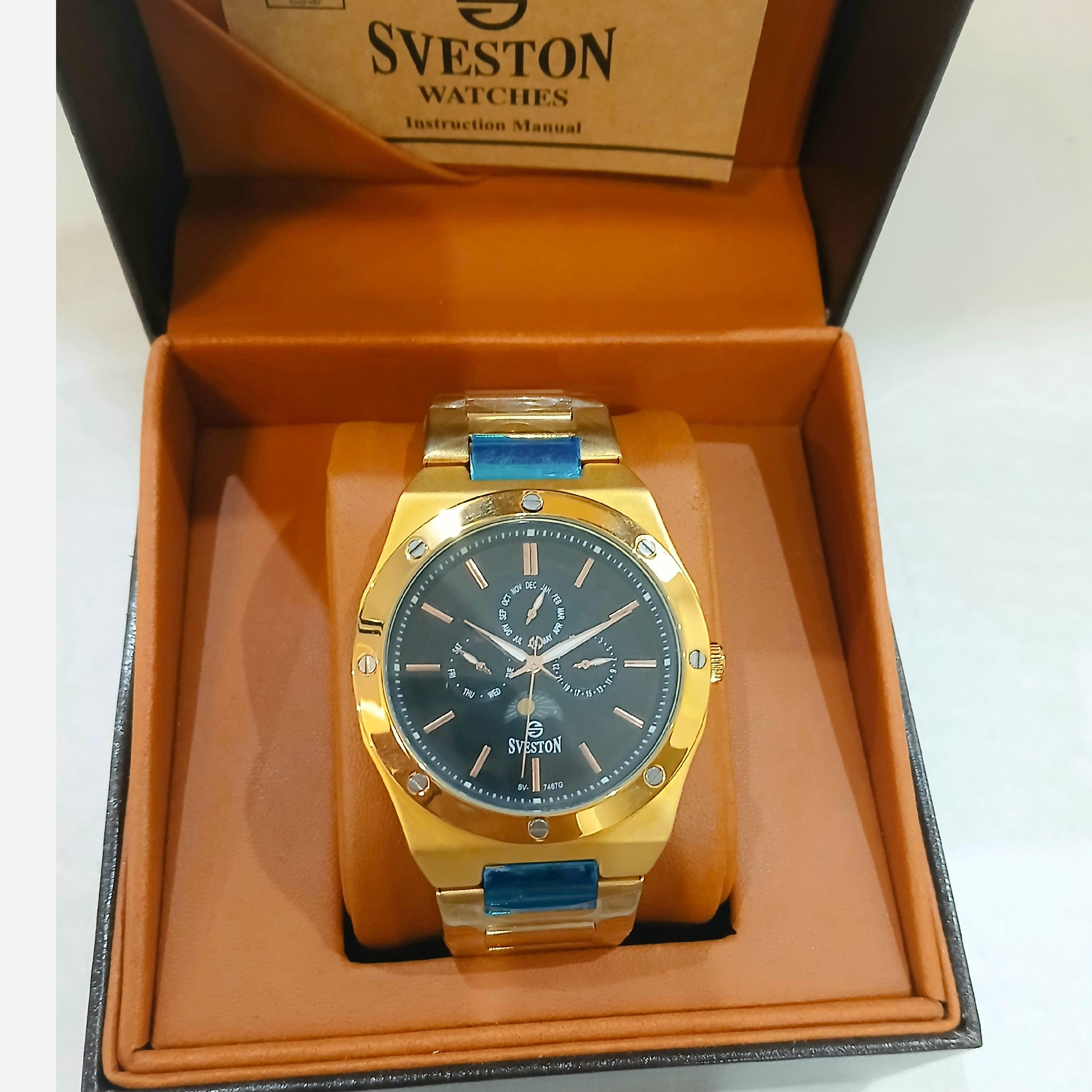 ساعت مردانه سویستون SVESTON سه موتوره فول تایم شب و روز دار ژاپن میوتا اصل مدل SV-7467G