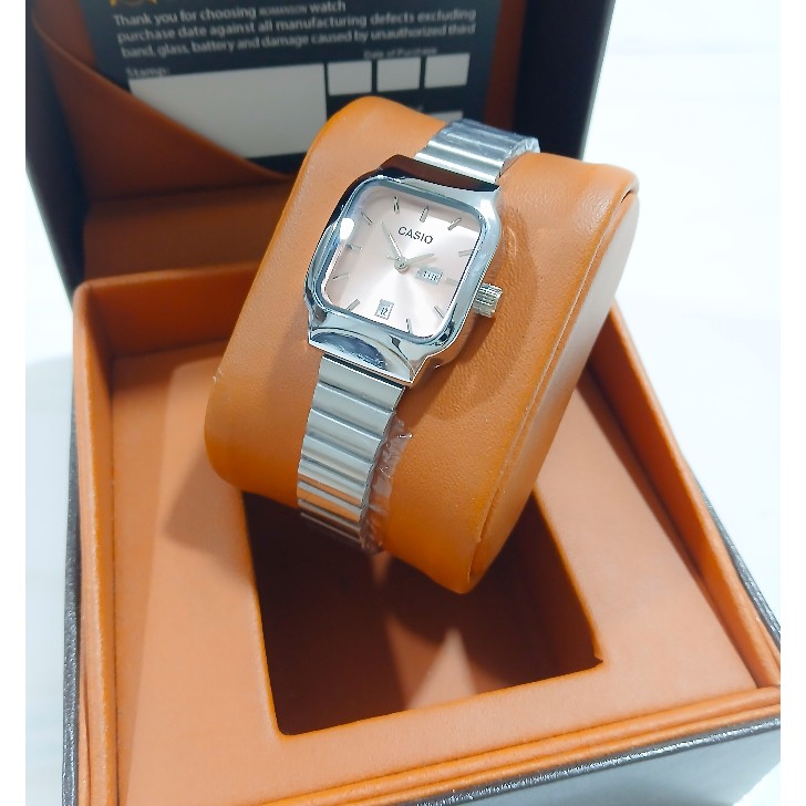ساعت مچی زنانه کاسیو CASIO موتور با کیفیت مدل A 168 دوتاریخ نقره ای کالباسی