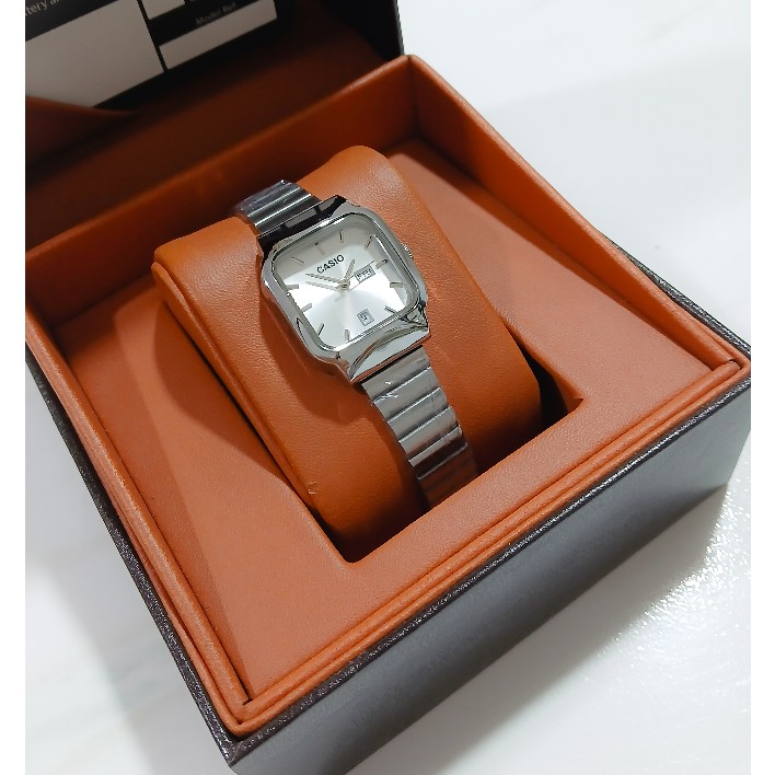 ساعت مچی زنانه کاسیو CASIO موتور با کیفیت مدل A 168 دوتاریخ نقره ای